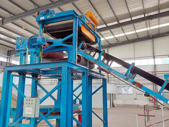 電磁油冷自卸除鐵器，油冷除鐵器，電磁除鐵器，電磁懸掛除鐵器使用現場